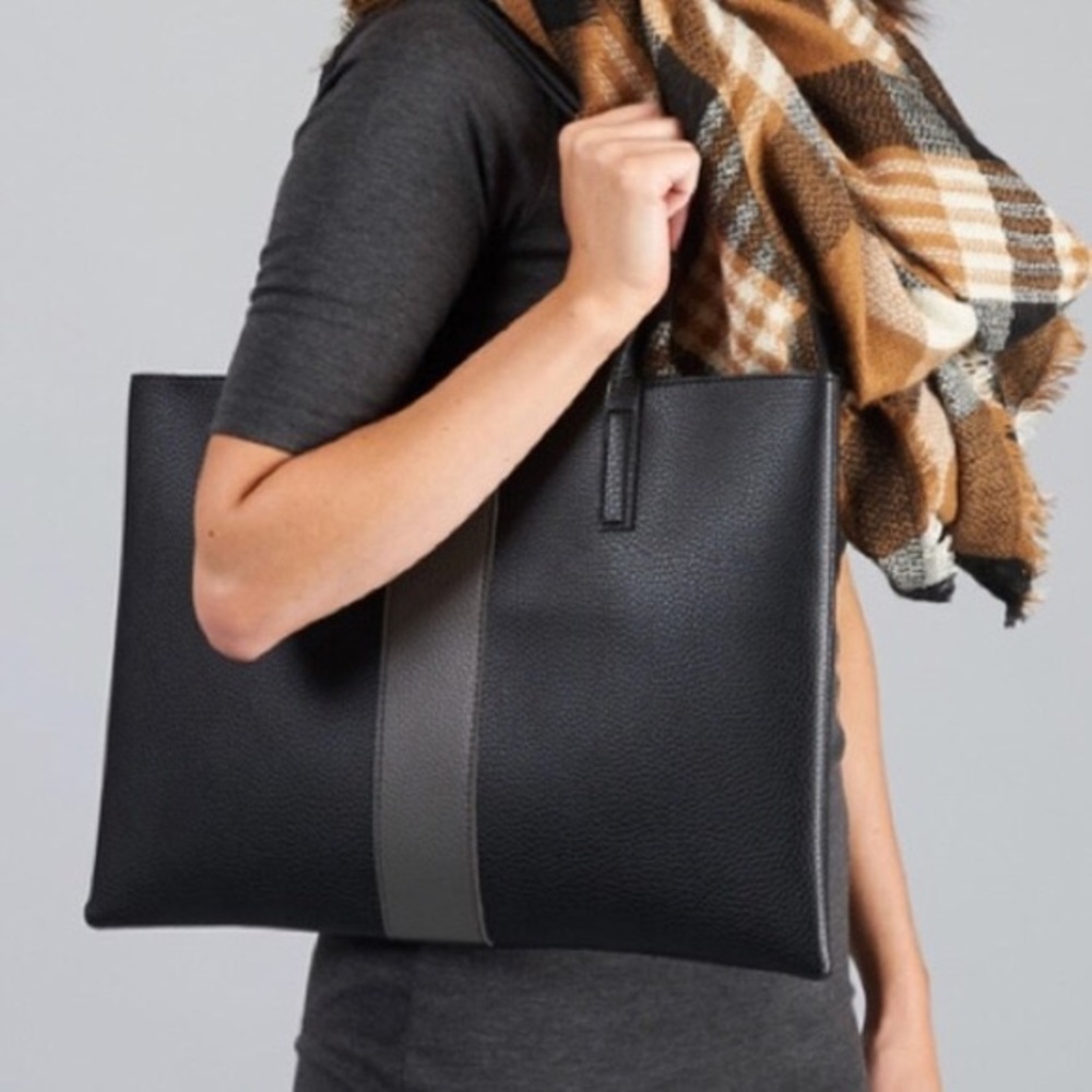BLACK VINCE CAMUTO X FABFITFUN LUCK TOTE
